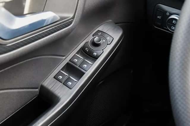 Ford Kuga (2023) thumbnail 39