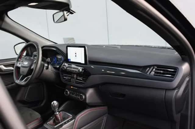 Ford Kuga (2023) thumbnail 10