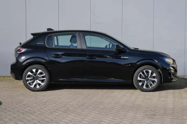 Peugeot 208 (2025) thumbnail 3