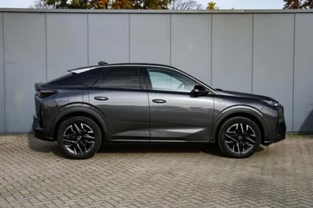 Peugeot 3008 (2024) thumbnail 4