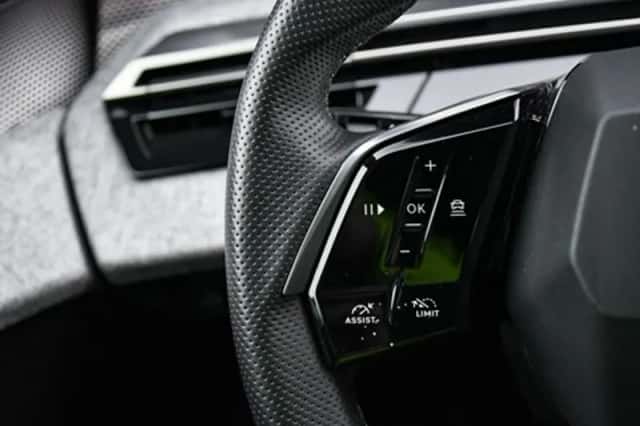 Peugeot 3008 (2024) thumbnail 32