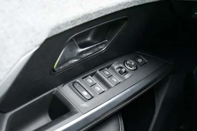 Peugeot 3008 (2024) thumbnail 35