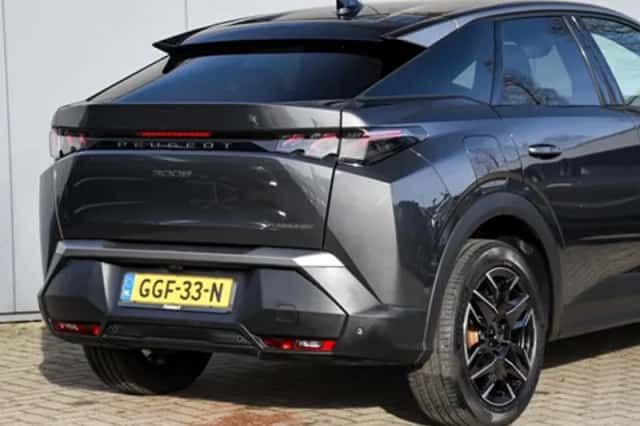 Peugeot 3008 (2024) thumbnail 6