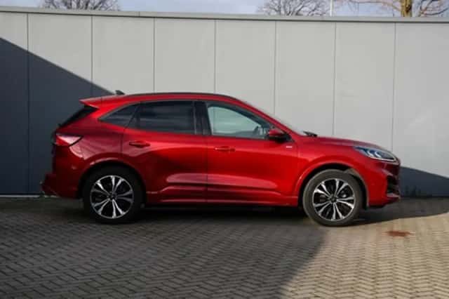Ford Kuga (2022) thumbnail 4