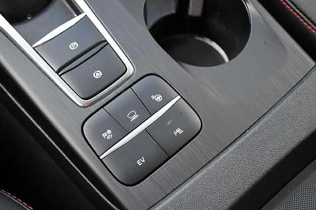 Ford Kuga (2022) thumbnail 33