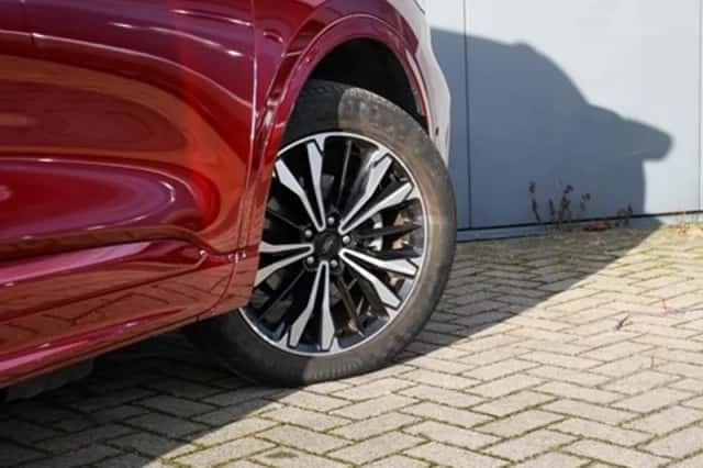 Ford Kuga (2022) thumbnail 7