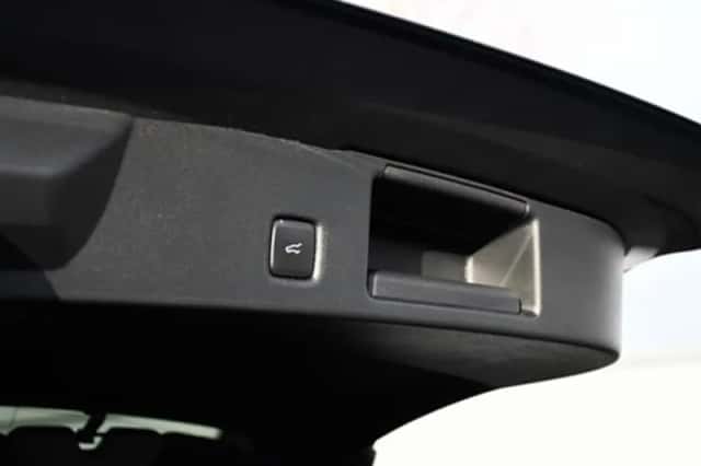 Ford Kuga (2022) thumbnail 18