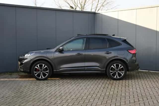 Ford Kuga (2022) thumbnail 4