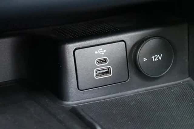 Ford Kuga (2022) thumbnail 32