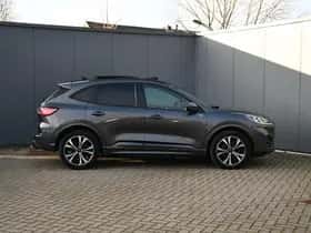 Ford Kuga (2022) thumbnail 5