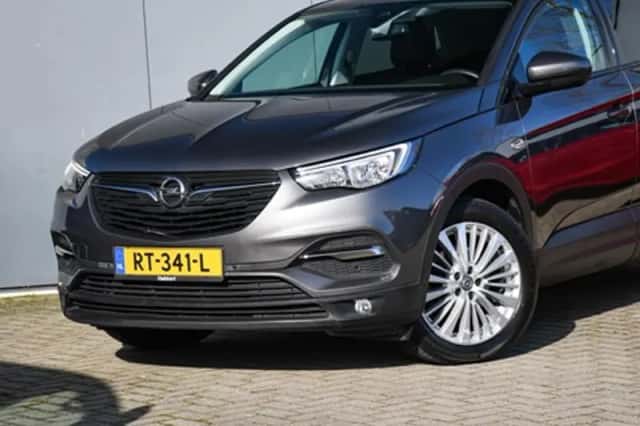 Opel Grandland X (2018) thumbnail 2