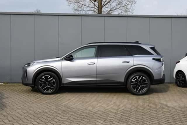 Peugeot 5008 (2025) thumbnail 3