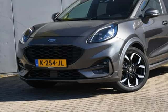 Ford Puma (2021) thumbnail 2