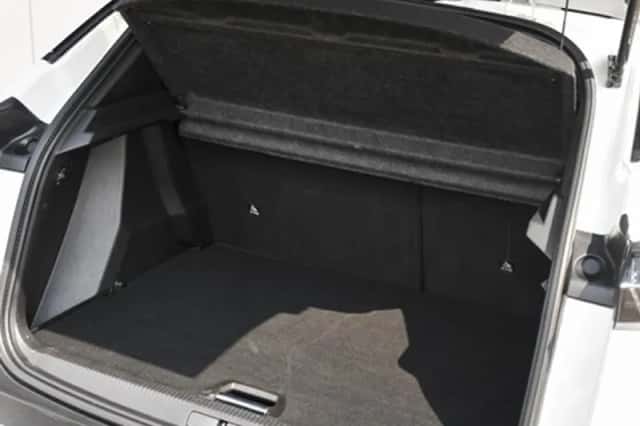 Peugeot 2008 (2021) thumbnail 12
