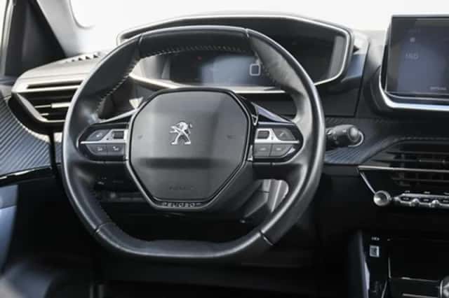 Peugeot 2008 (2021) thumbnail 14