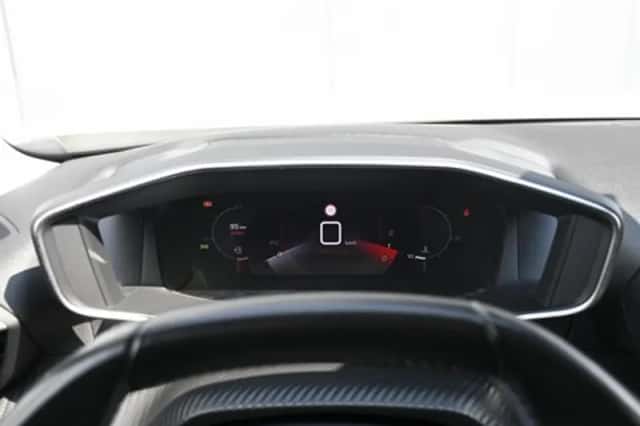 Peugeot 2008 (2021) thumbnail 15