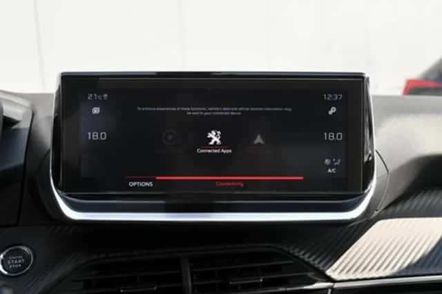 Peugeot 2008 (2021) thumbnail 17