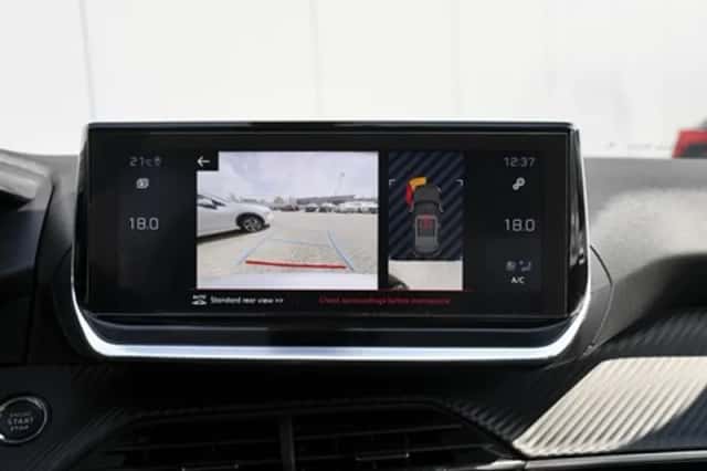 Peugeot 2008 (2021) thumbnail 18