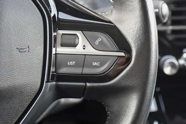 Peugeot 2008 (2021) thumbnail 26