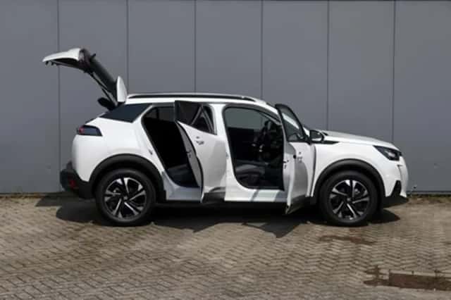 Peugeot 2008 (2021) thumbnail 32