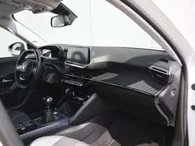 Peugeot 2008 (2021) thumbnail 9