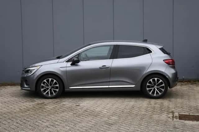 Renault Clio (2022) thumbnail 3
