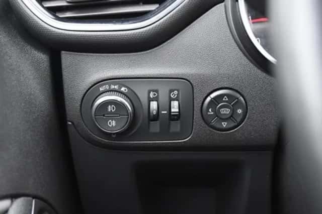 Opel Crossland X (2019) thumbnail 31