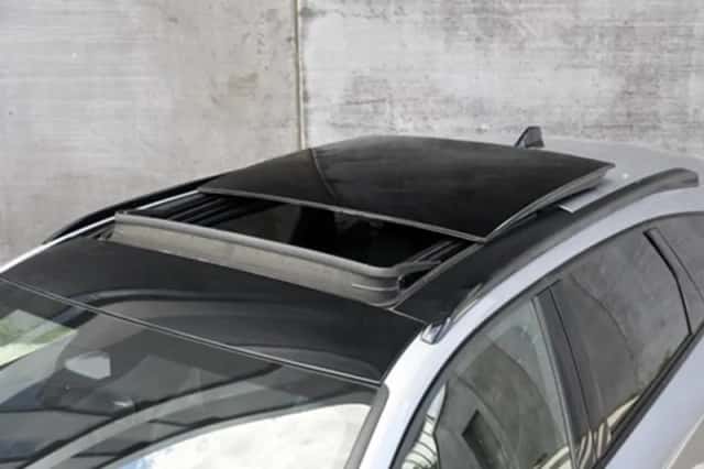Peugeot 308 (2023) thumbnail 3