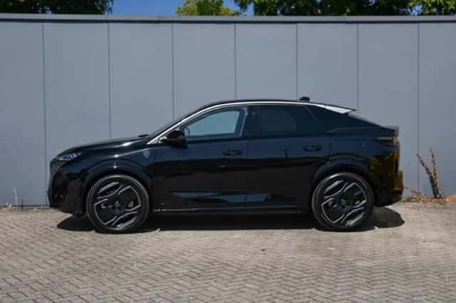 Peugeot 3008 (2024) thumbnail 3