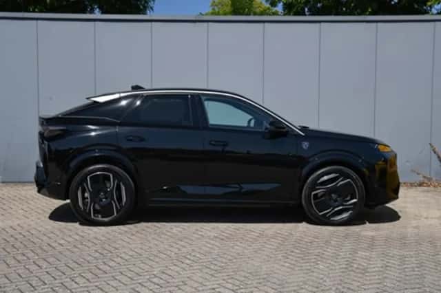 Peugeot 3008 (2024) thumbnail 4