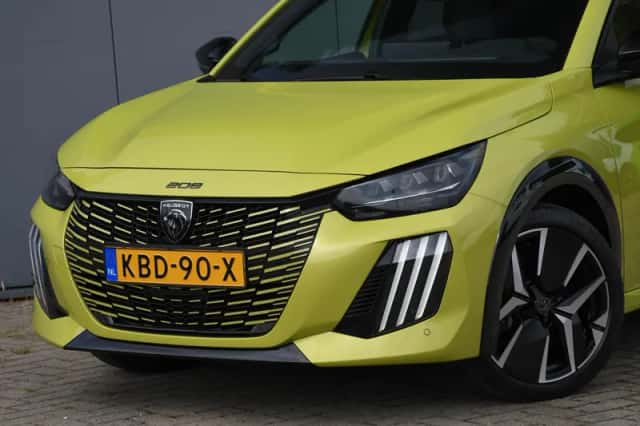Peugeot 208 (2024) thumbnail 2