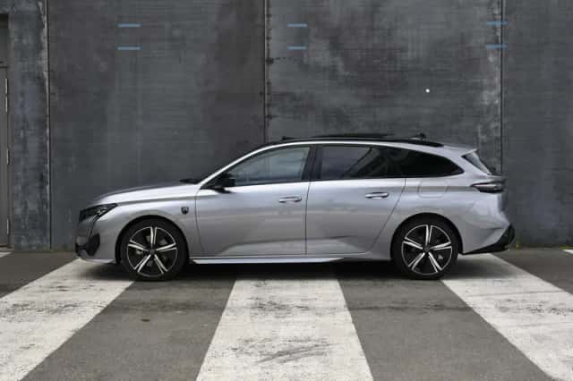 Peugeot 308 (2023) thumbnail 4