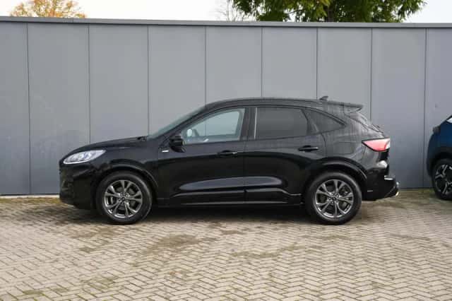 Ford Kuga (2023) thumbnail 3