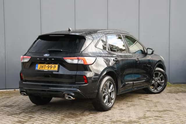 Ford Kuga (2023) thumbnail 5