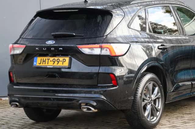 Ford Kuga (2023) thumbnail 6