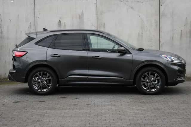 Ford Kuga (2023) thumbnail 3