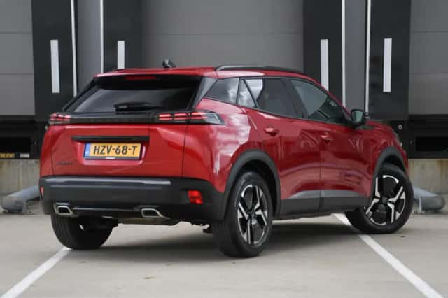 Peugeot 2008 (2024) thumbnail 5