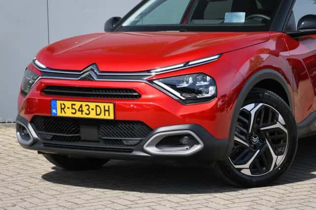 Citroën C4 (2022) thumbnail 2