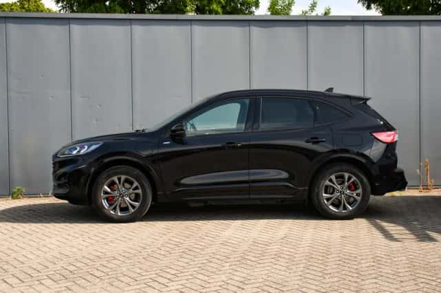 Ford Kuga (2022) thumbnail 3