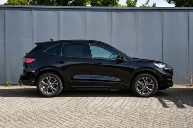 Ford Kuga (2022) thumbnail 4