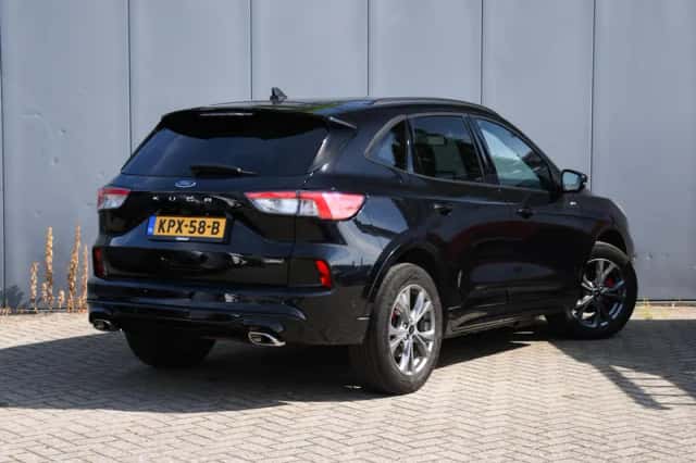 Ford Kuga (2022) thumbnail 5