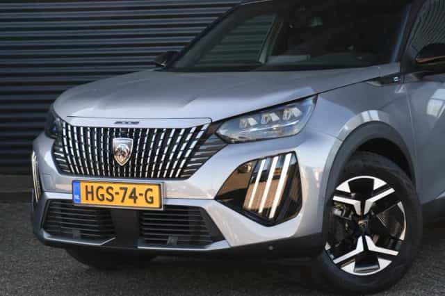 Peugeot e-2008 (2025) thumbnail 2