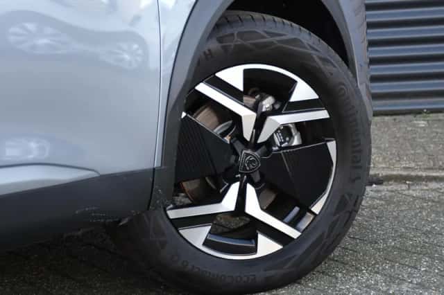 Peugeot e-2008 (2025) thumbnail 6