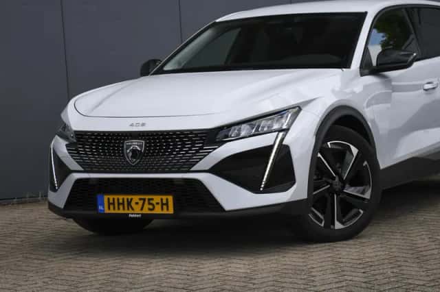Peugeot 408 (2025) thumbnail 2