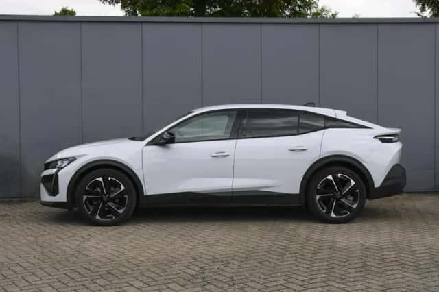 Peugeot 408 (2025) thumbnail 3
