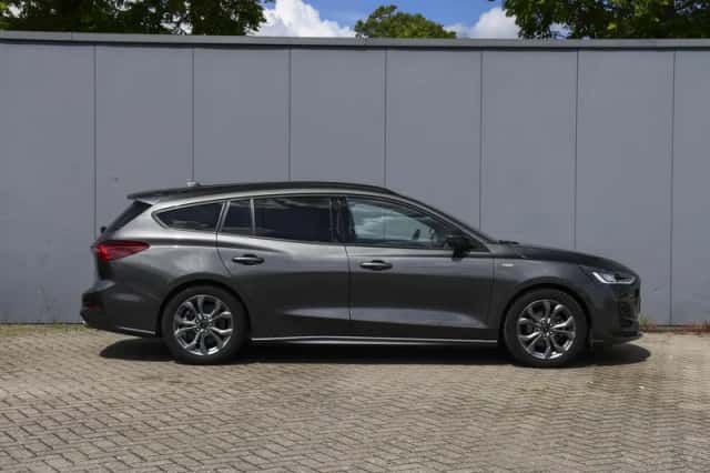 Ford Focus (2024) thumbnail 4