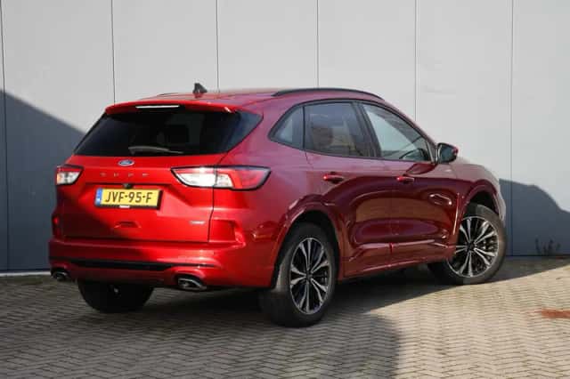 Ford Kuga (2022) thumbnail 5