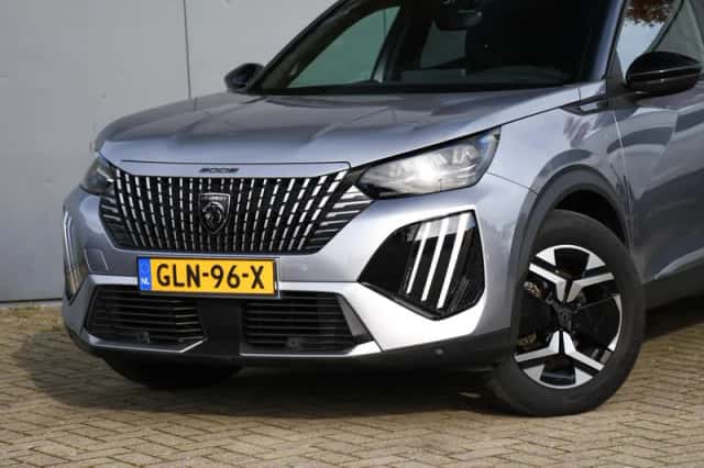 Peugeot 2008 (2024) thumbnail 2