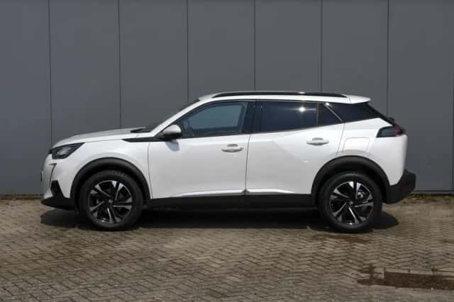 Peugeot 2008 (2021) thumbnail 3