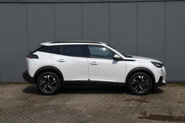 Peugeot 2008 (2021) thumbnail 4